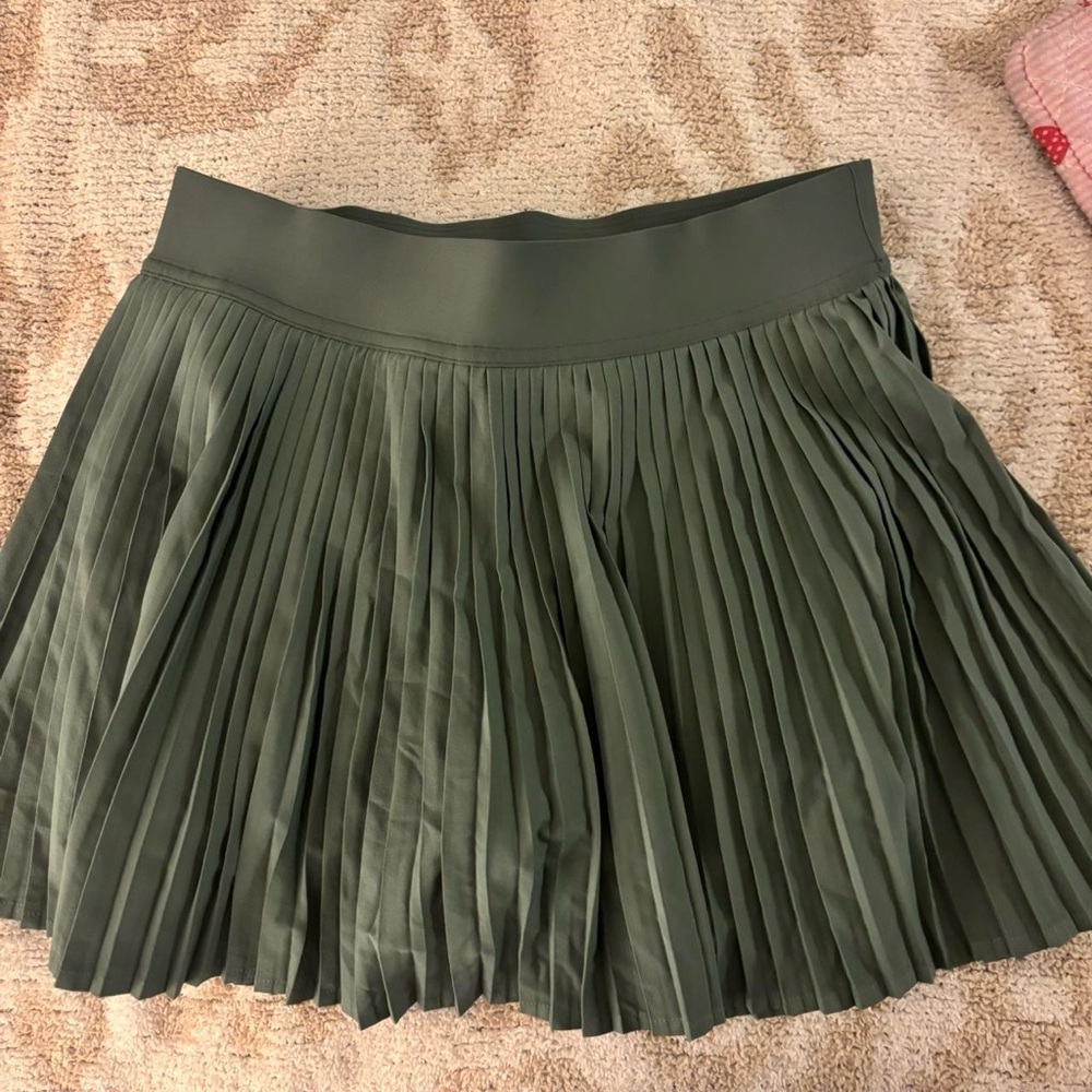 Olive green lululemon pleated tennis skirt size 4 worn once